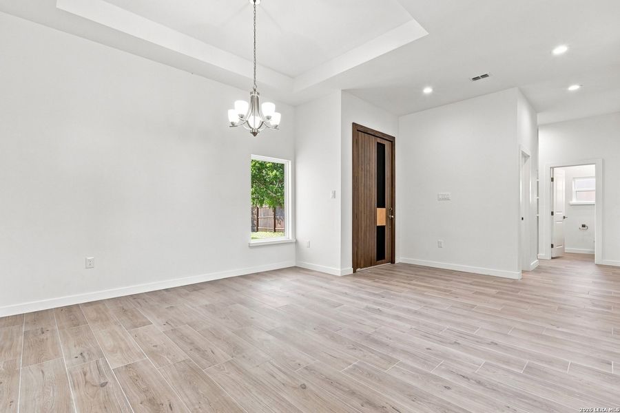 Spacious, unfurnished interior of a new home in , Selma (Image 41).