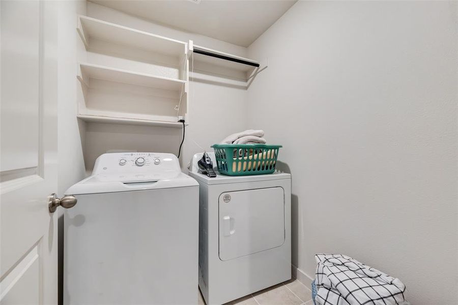 Furnished interior view inside a new home in Walden Pond, Forney (Image 10).