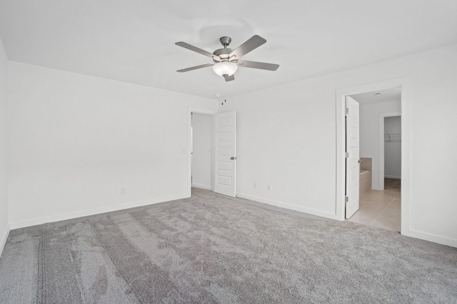 Spacious, unfurnished interior of a new home in Calista Farms, White House (Image 20).