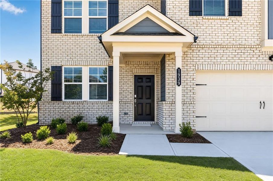 Exterior details and patio area of a home in Apalachee Hills, Bethlehem (Image 18).