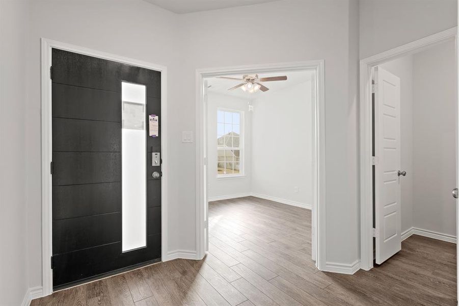 Spacious, unfurnished interior of a new home in Rocky Creek Crossing, Fort Worth (Image 34).