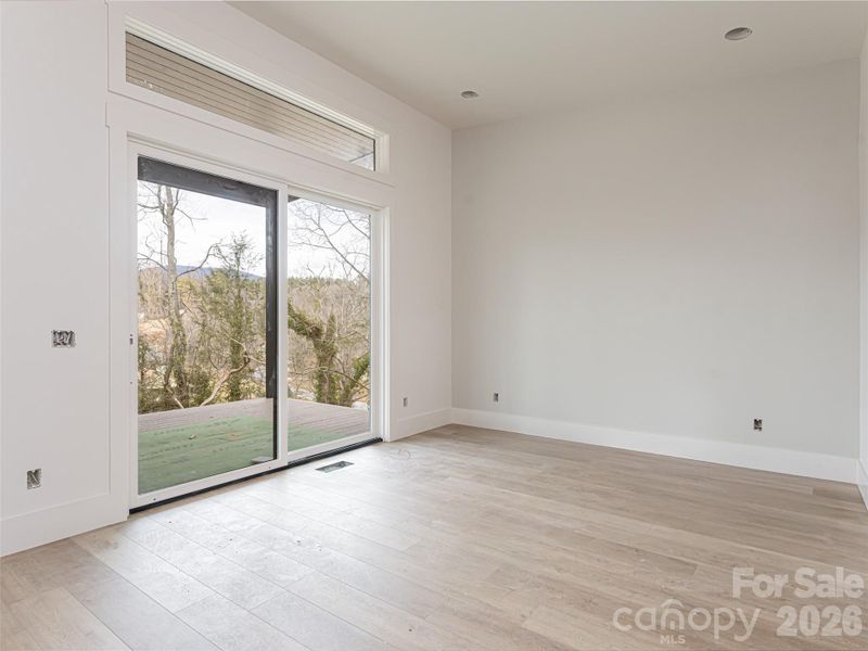 Spacious, unfurnished interior of a new home in , Fairview (Image 21).