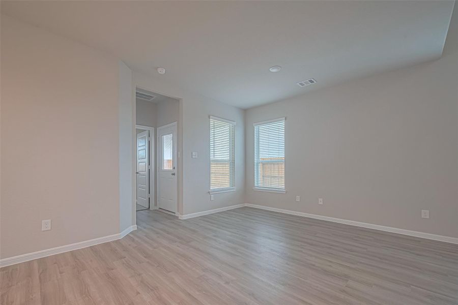 Spacious, unfurnished interior of a new home in La Segarra, Brookshire (Image 27).