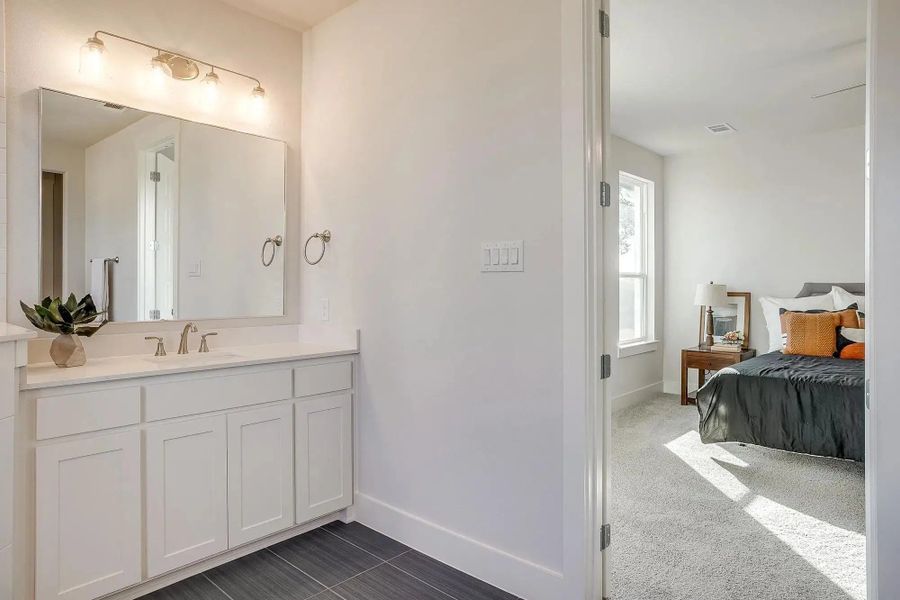 Representative furnished interior of a home built from the The Nathan by Elmwood Custom Homes in Ranch at Stone Hill, Waxahachie (Image 22).