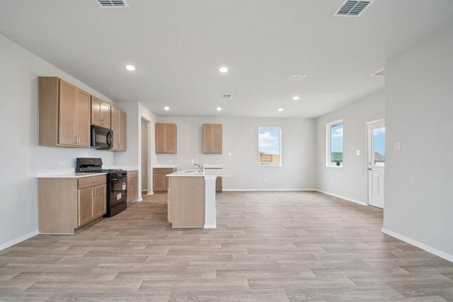 Image 34 of a home in Cloverleaf.