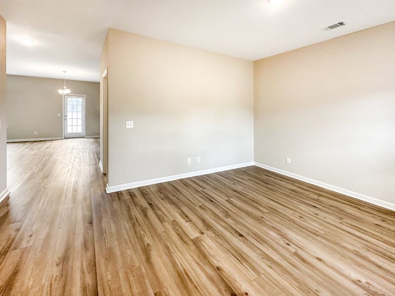 Spacious, unfurnished interior of a new home in Grand Reserve, Hinesville (Image 14).