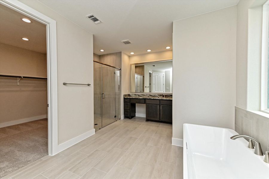 Representative furnished interior of a home built from the Opal by Giddens Homes in Riverstone, Georgetown (Image 10).
