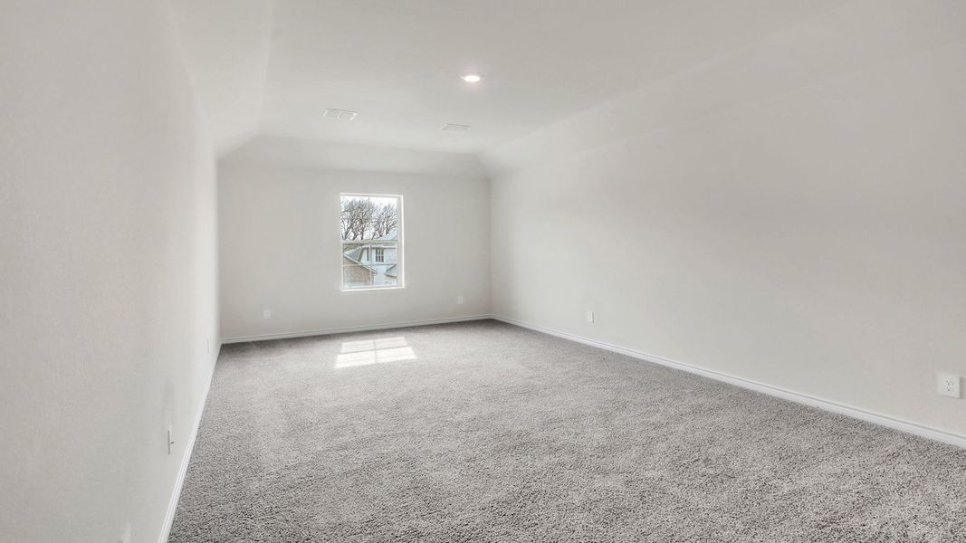 Spacious, unfurnished interior of a new home in The Landing at Hidden Lakes, McKinney (Image 23).