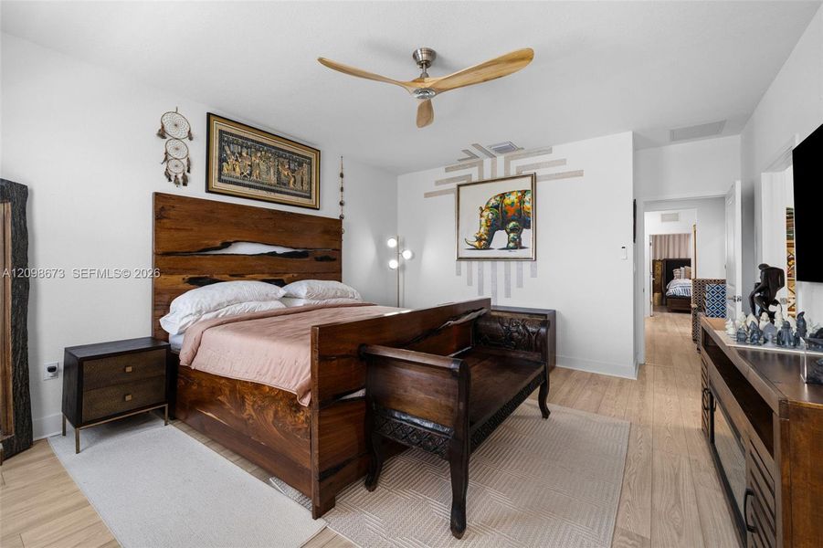 Furnished interior view inside a new home in , Pembroke Pines (Image 30).