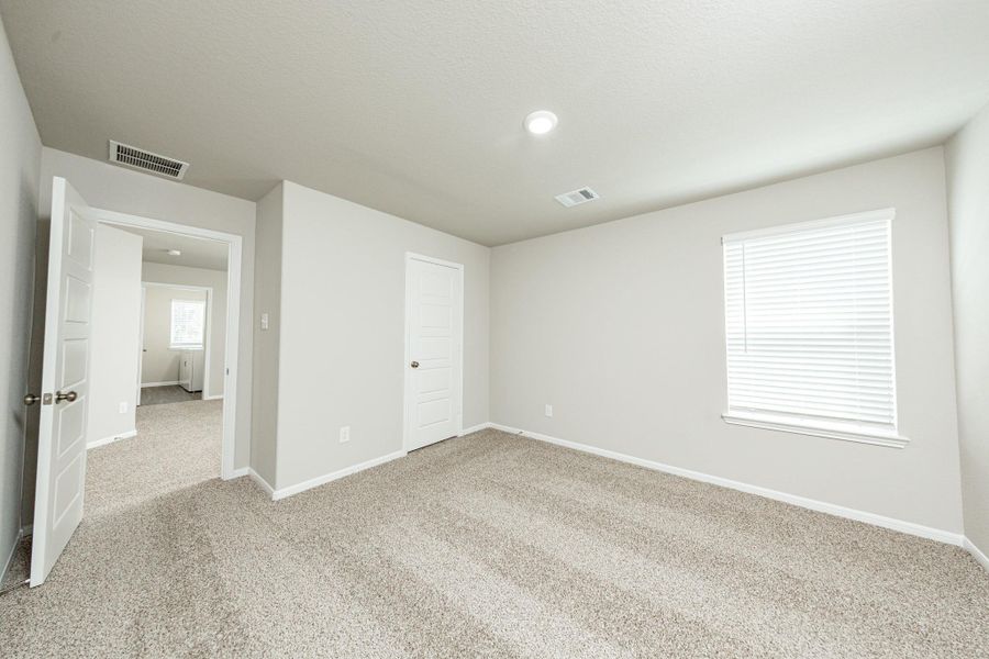 Spacious, unfurnished interior of a new home in Mackenzie Creek, Conroe (Image 11). Spacious, unfurnished interior of a new home in Mackenzie Creek, Conroe (Image 11).