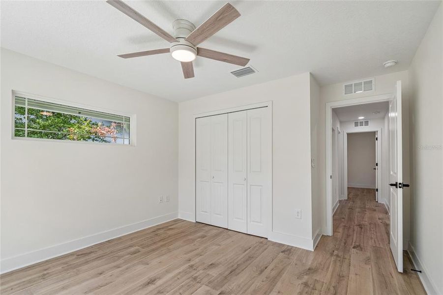 Spacious, unfurnished interior of a new home in , St. Petersburg (Image 28).