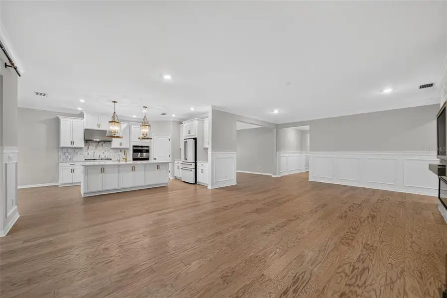 Spacious, unfurnished interior of a new home in , Bradenton (Image 55).