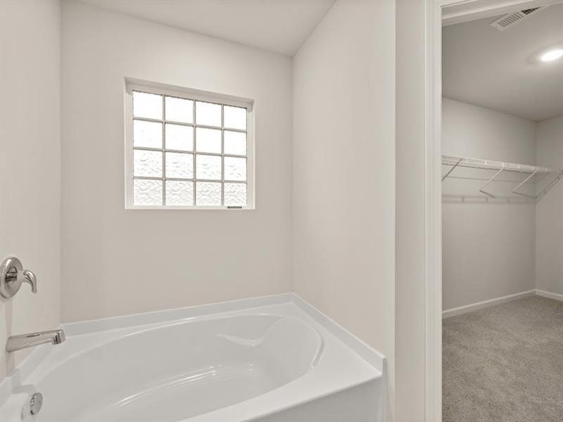 Image 54 of a home in Northwoods at Mirror Lake.