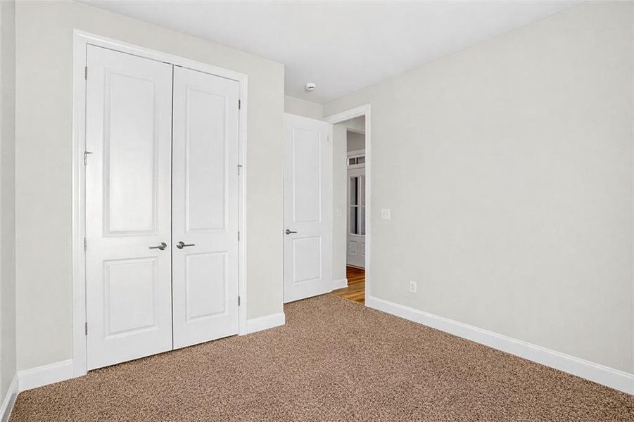 Spacious, unfurnished interior of a new home in Killian Manor at The Adares, Adairsville (Image 10). Spacious, unfurnished interior of a new home in Killian Manor at The Adares, Adairsville (Image 10).