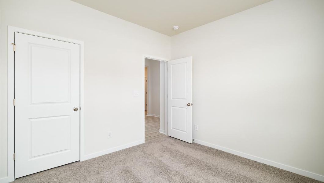 Spacious, unfurnished interior of a new home in Valley View, Waynesville (Image 20).