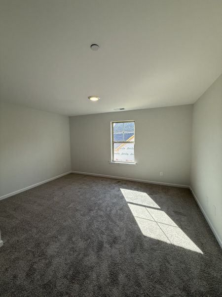 Spacious, unfurnished interior of a new home in Bradley Bend, Ashland City (Image 9).