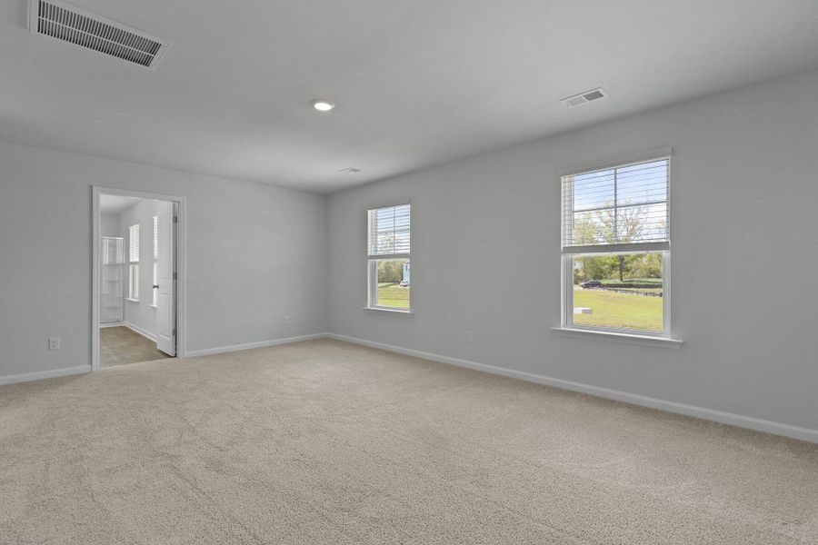 Spacious, unfurnished interior of a new home in Lakeview at Kitfield, Moncks Corner (Image 18).