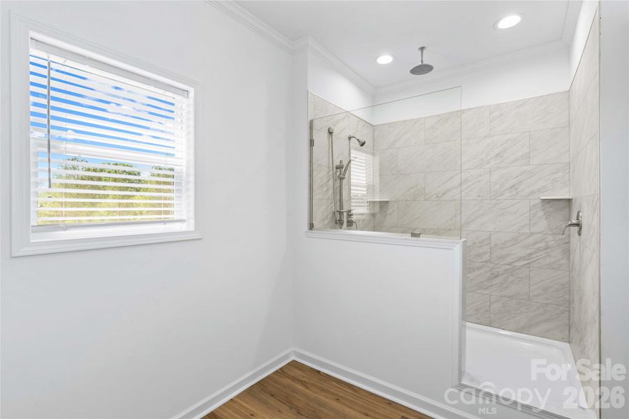 Spacious, unfurnished interior of a new home in , Catawba (Image 28).