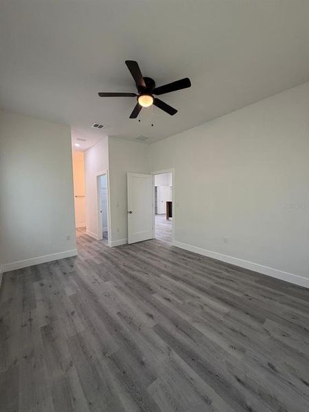 Spacious, unfurnished interior of a new home in , Rotonda West (Image 15).