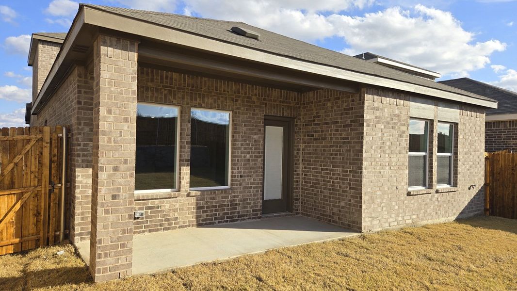 Exterior details and patio area of a home in Creekside Ranch, Blue Ridge (Image 3).