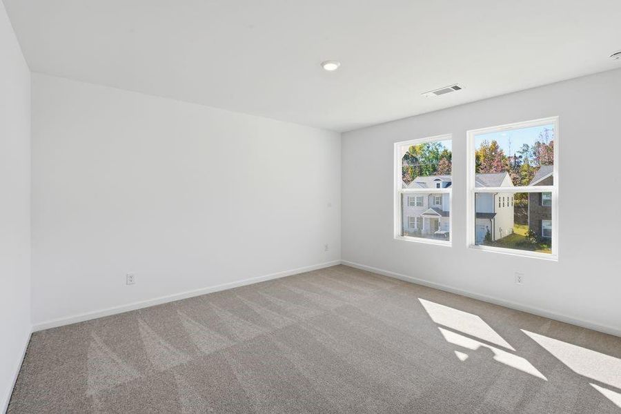 Spacious, unfurnished interior of a new home in Falls Creek, Flowery Branch (Image 27).