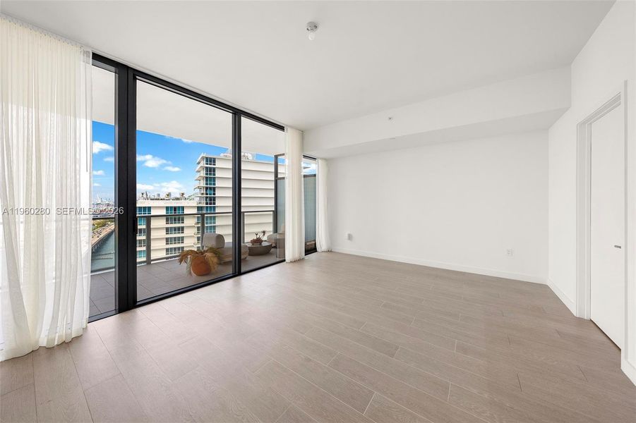 Spacious, unfurnished interior of a new home in , Miami Beach (Image 22).