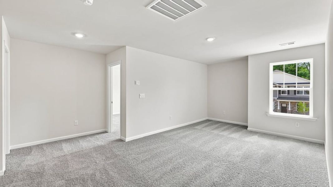 Spacious, unfurnished interior of a new home in Hunters Ridge, Woodruff (Image 28).