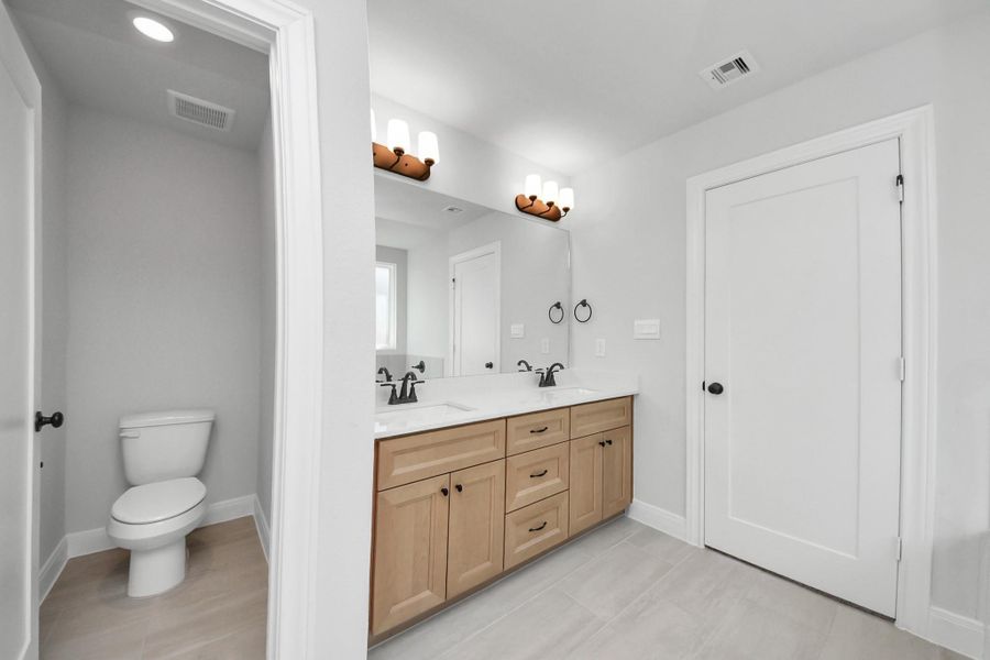 Furnished interior view inside a new home in Grand Oaks Reserve, Cleveland (Image 10).