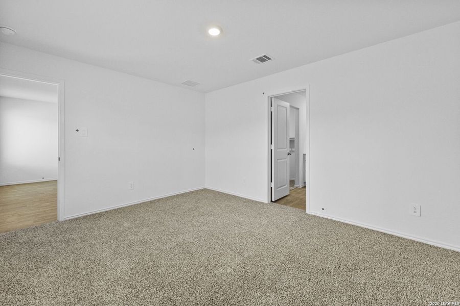 Spacious, unfurnished interior of a new home in Hickory Ridge, Elmendorf (Image 26). Spacious, unfurnished interior of a new home in Hickory Ridge, Elmendorf (Image 26).