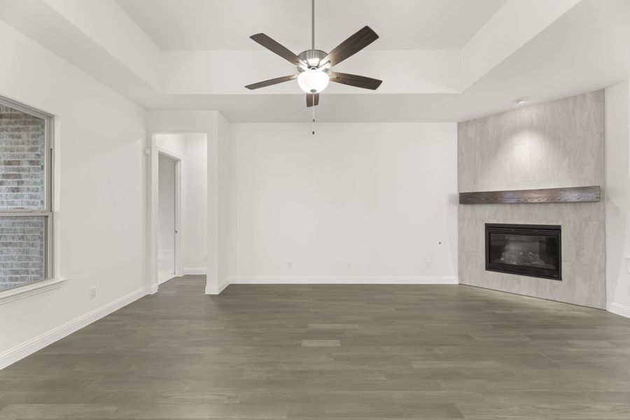 Spacious, unfurnished interior of a new home in River Ranch, Van Alstyne (Image 19).