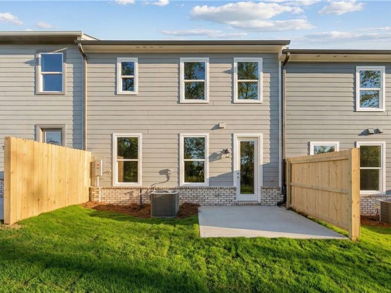 Exterior details and patio area of a home in Lake Shore, Winder (Image 3).