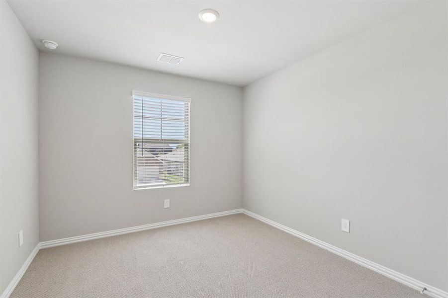 Spacious, unfurnished interior of a new home in Westmoor, Sherman (Image 34).
