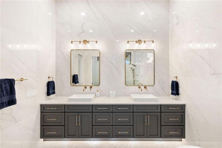 Furnished interior view inside a new home in , Sarasota (Image 44).