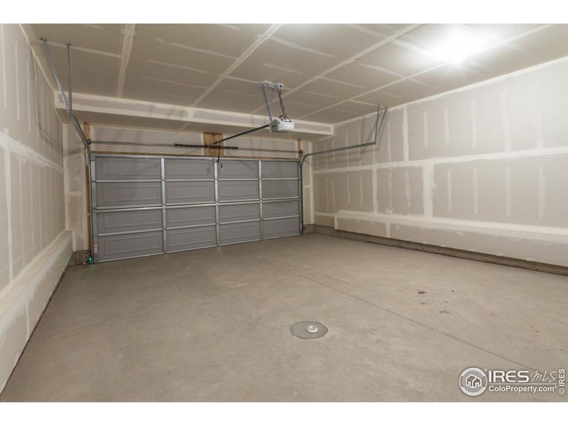 EXAMPLE PHOTO: GARAGE