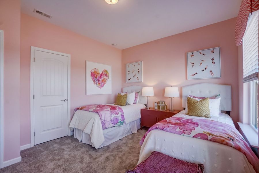 *This is a marketing photo. Colors/options may be different.*