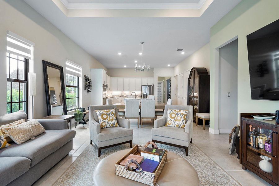 18-8318 W Blue Spring Dr_018