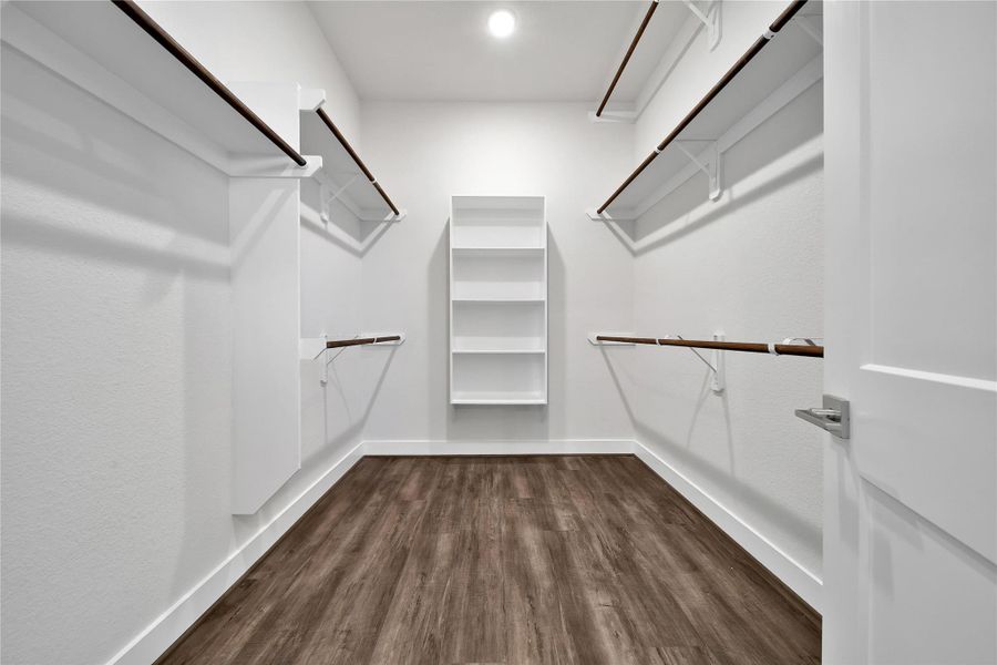 Spacious, unfurnished interior of a new home in Lago Pointe, Seabrook (Image 13).