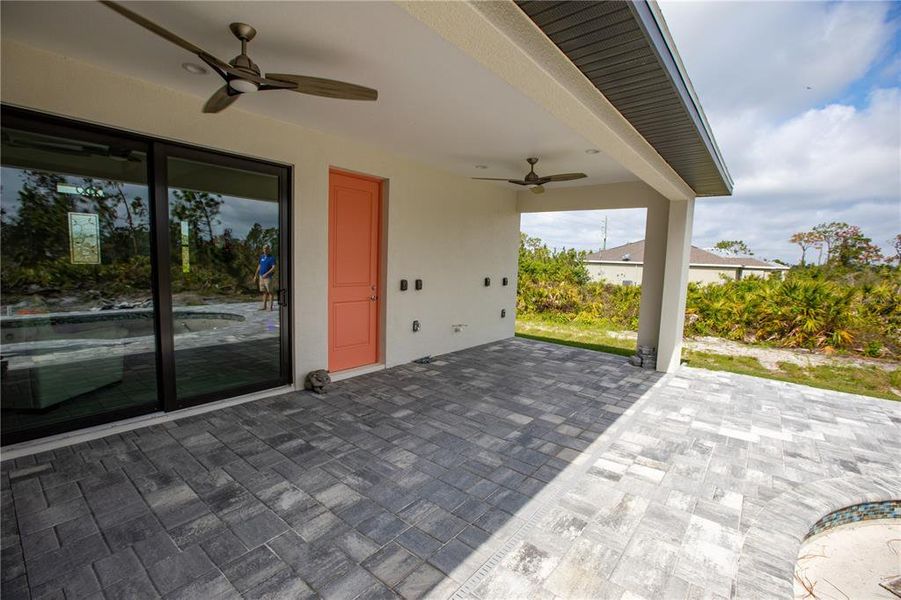 Exterior details and patio area of a home in , Port Charlotte (Image 20).