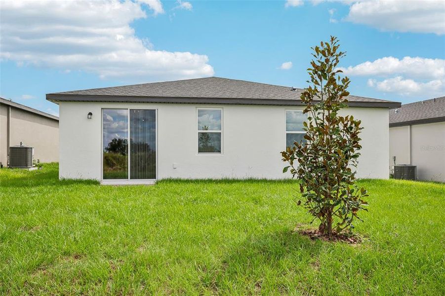 Exterior details and patio area of a home in Hamilton Bluff - Signature Series, Lake Hamilton (Image 17).