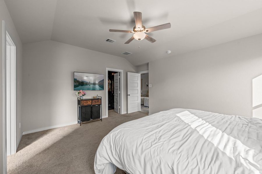 Furnished interior view inside a new home in Sierra Vista, Iowa Colony (Image 35).