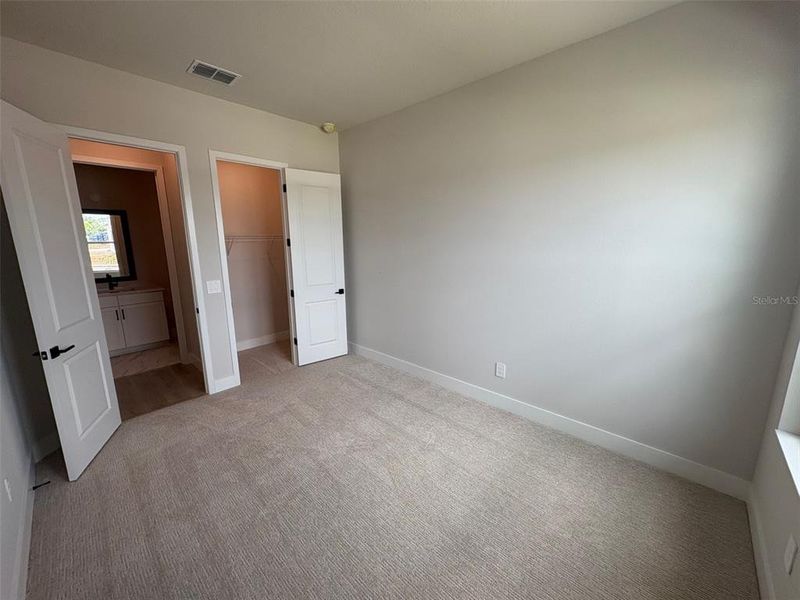 Spacious, unfurnished interior of a new home in Lakeview Crossing – Classic Series, Sarasota (Image 13).