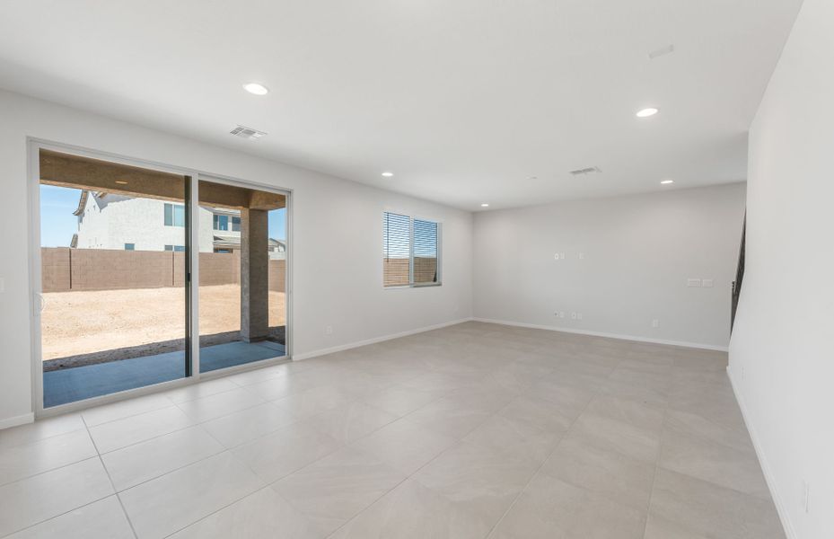 Spacious, unfurnished interior of a new home in Soleo, San Tan Valley (Image 14).