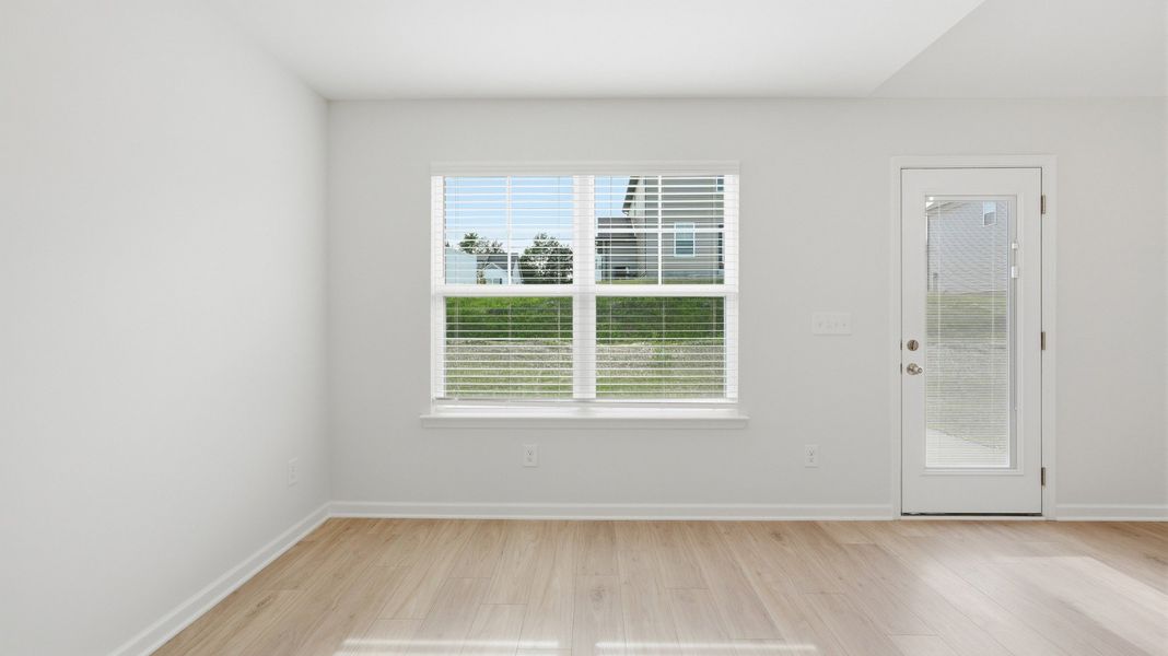 Spacious, unfurnished interior of a new home in Wheatfield, Shelbyville (Image 14).