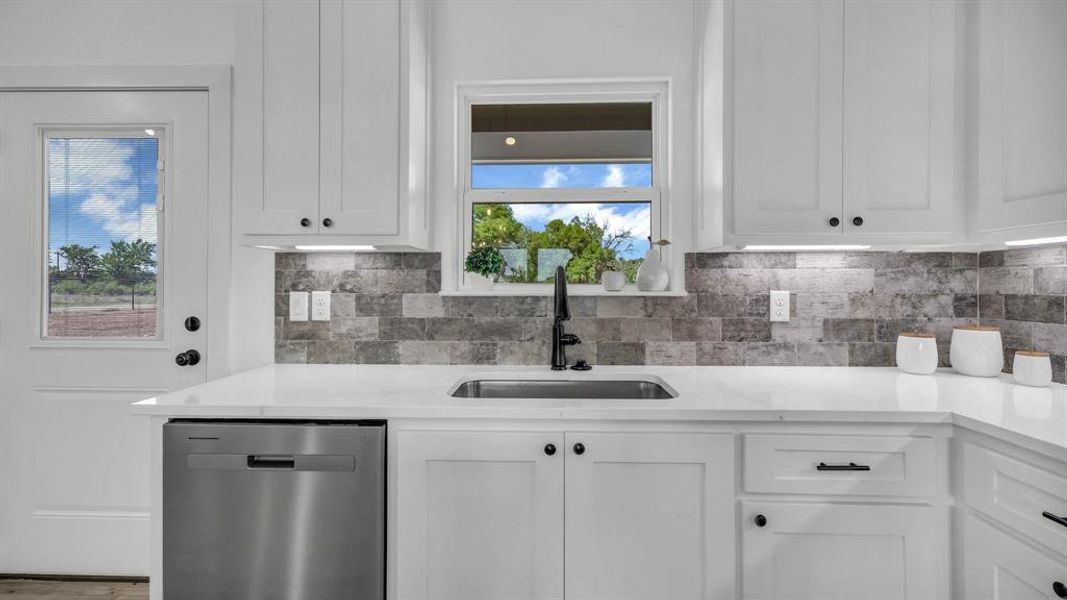 Furnished interior view inside a new home in , Weatherford (Image 14).