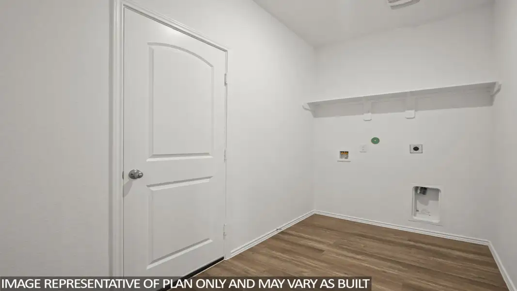 Spacious, unfurnished interior of a new home in Indian Springs, Crosby (Image 5).