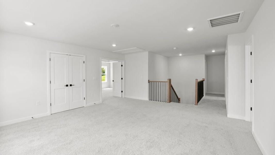 Spacious, unfurnished interior of a new home in Harrison Valley, Simpsonville (Image 29).