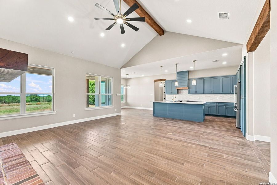 Spacious, unfurnished interior of a new home in , Seguin (Image 27).
