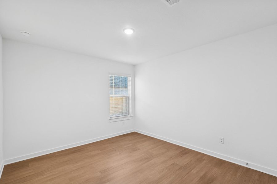 Spacious, unfurnished interior of a new home in Lago Mar, Santa Fe (Image 18). Spacious, unfurnished interior of a new home in Lago Mar, Santa Fe (Image 18).