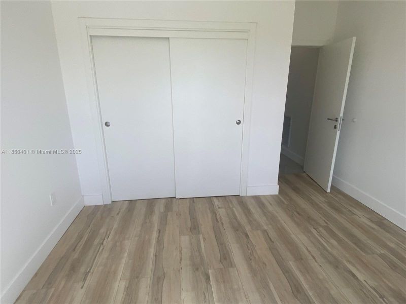 Spacious, unfurnished interior of a new home in , Palm Bay (Image 25).