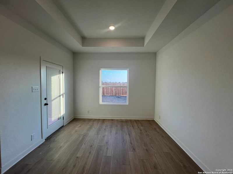 Spacious, unfurnished interior of a new home in Nopal Valley, San Antonio (Image 12).
